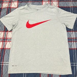 NIKE Boys Dri-fit Gray t-shirt Size S